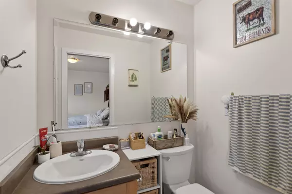 3421 Edinburgh ST Port Coquitlam, BC V3B 4K4