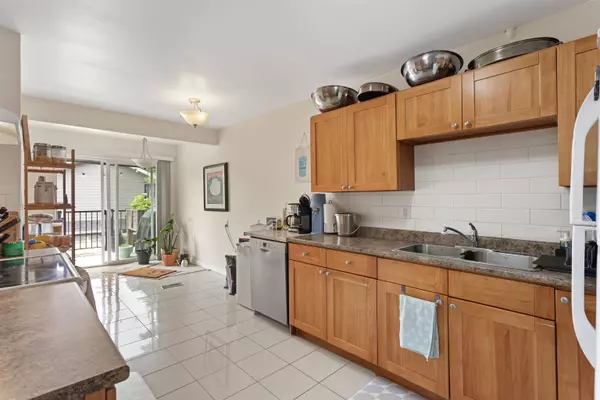 3421 Edinburgh ST Port Coquitlam, BC V3B 4K4