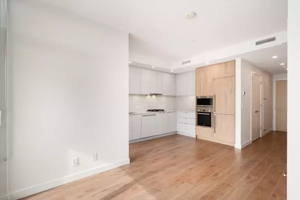 Coquitlam, BC V3J 0S4,537 Cottonwood AVE #1903
