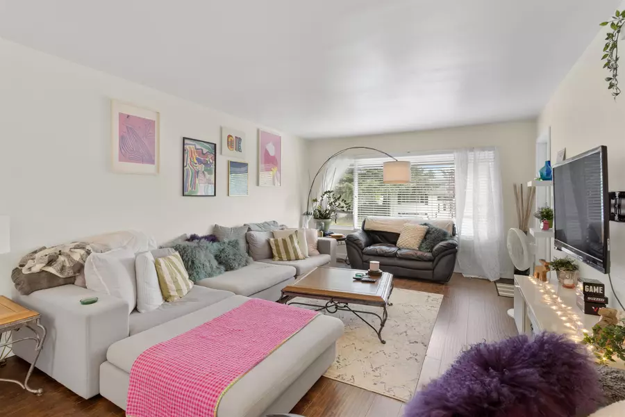 3423 Edinburgh ST, Port Coquitlam, BC V3B 4K4