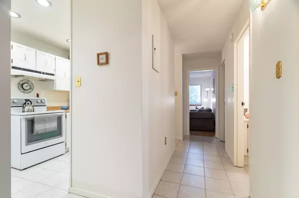 Richmond, BC V7A 4P9,10160 Ryan RD #106