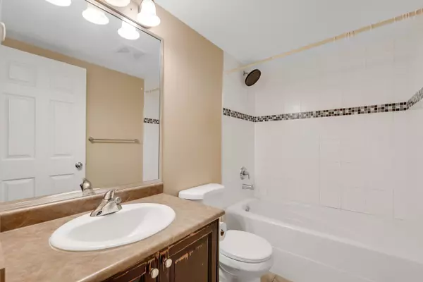 Squamish, BC V0N 3G0,1310 Victoria ST #403