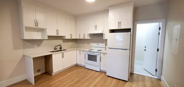 10758 142 ST #B, Surrey, BC V3T 4S5
