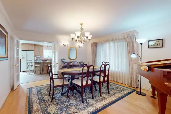 1926 W 62nd AVE Vancouver, BC V6P 2G6