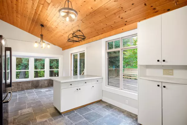 9257 Pemberton Portage RD Pemberton, BC V0N 1L0