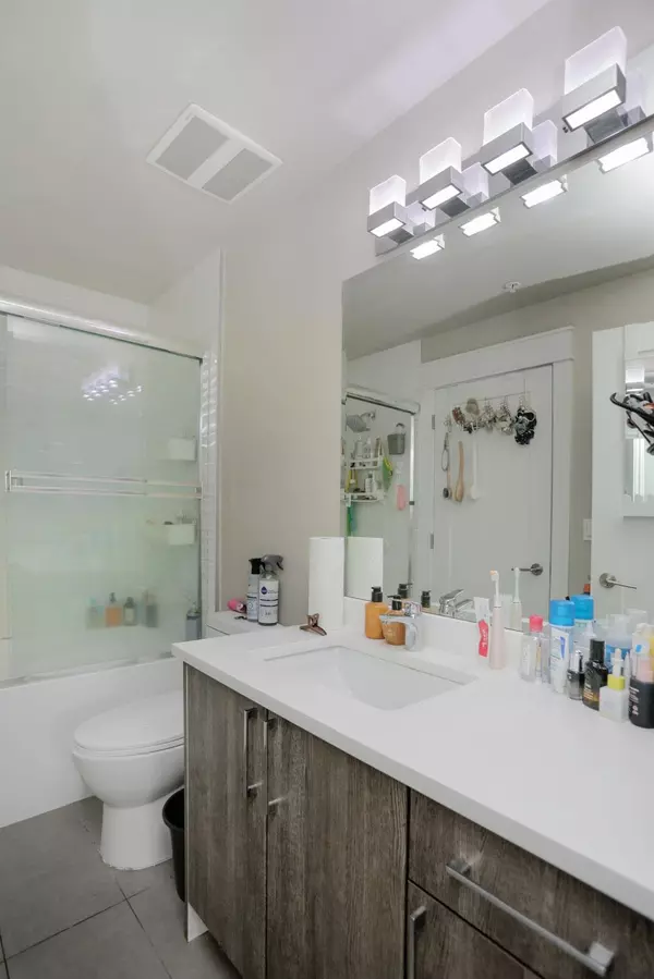 Surrey, BC V3S 7C9,19228 64 AVE #415