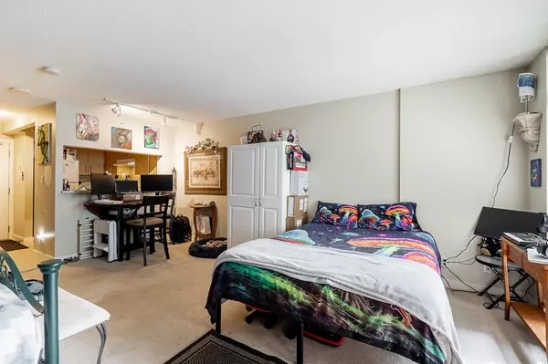 Vancouver, BC V5R 6H8,3660 Vanness AVE #211