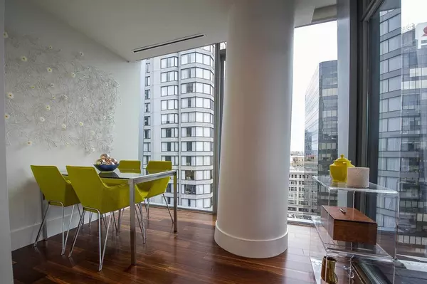 667 Howe ST #1505 Vancouver, BC V6C 0B5