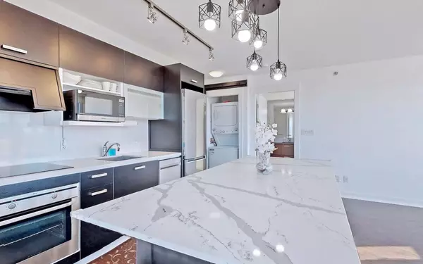 Surrey, BC V3T 0E6,10777 University DR #2104