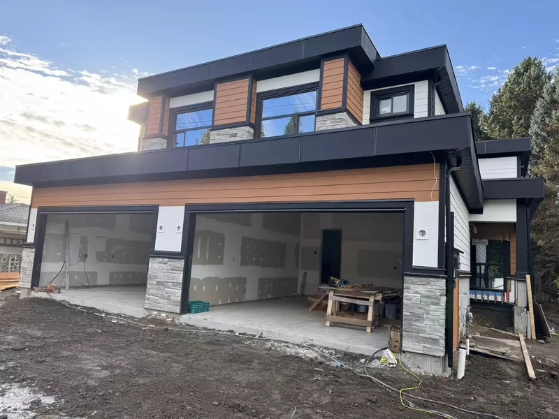 14206 North Bluff RD, White Rock, BC V4B 3C4