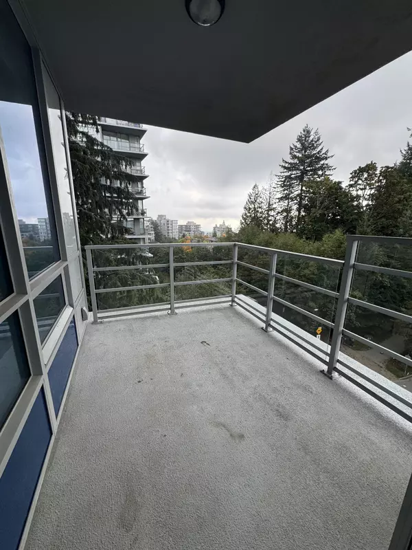 9080 University CRES #806 Burnaby, BC V5A 0B7