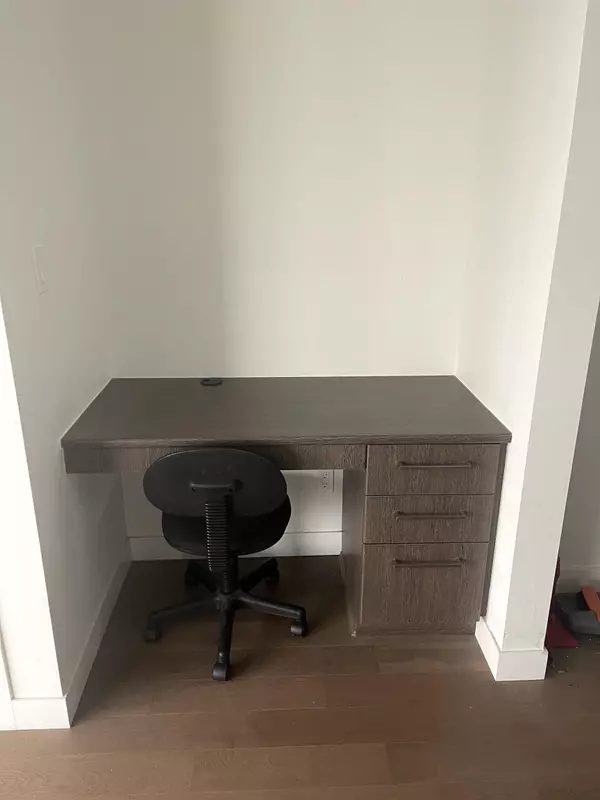 9080 University CRES #806 Burnaby, BC V5A 0B7