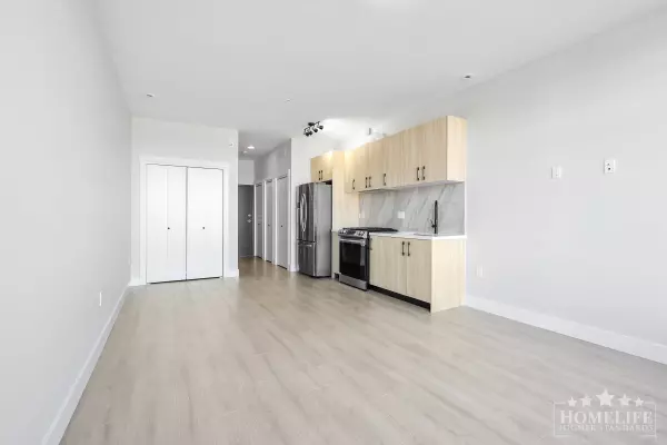 Surrey, BC V3S 0B5,14858 60 AVE #213