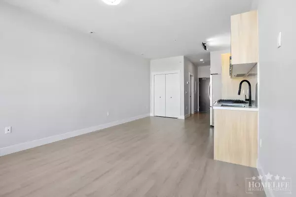 Surrey, BC V3S 0B5,14858 60 AVE #213