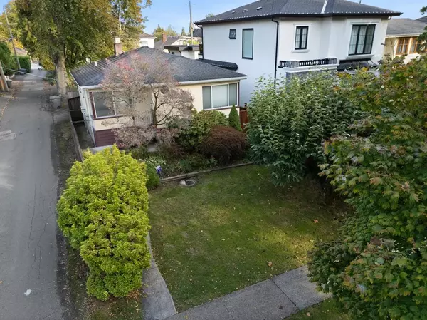 Vancouver, BC V6P 4H4,7526 Selkirk ST