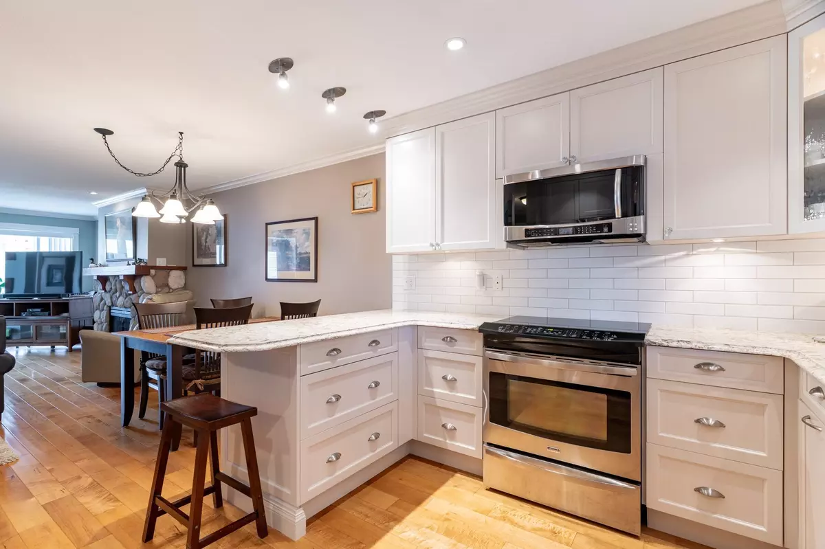 Delta, BC V4K 4V9,4955 River RD #306
