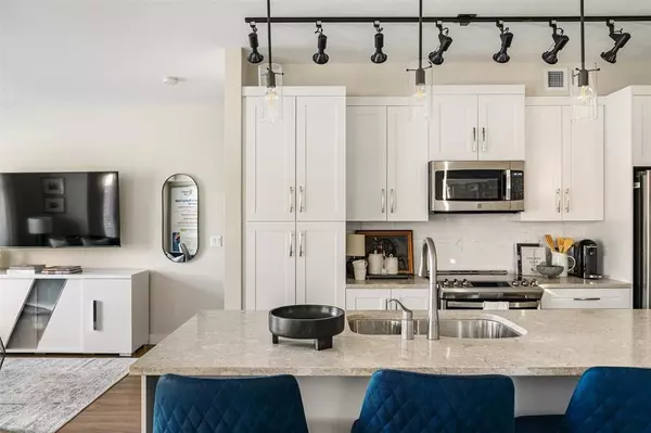 Langley, BC V2Y 4M7,8233 208 B Street #A623