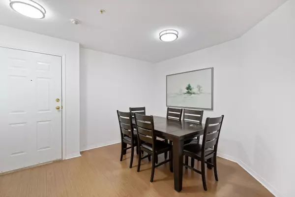 Surrey, BC V3W 1B9,12125 75a AVE #404