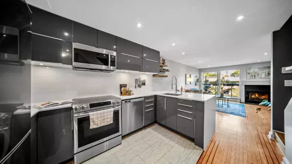 Vancouver, BC V6H 3Y8,1345 W 4th AVE #17