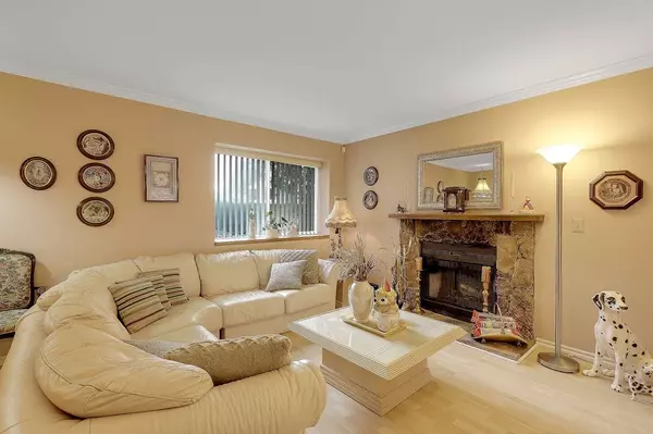 Surrey, BC V3V 7M6,9145 122b ST