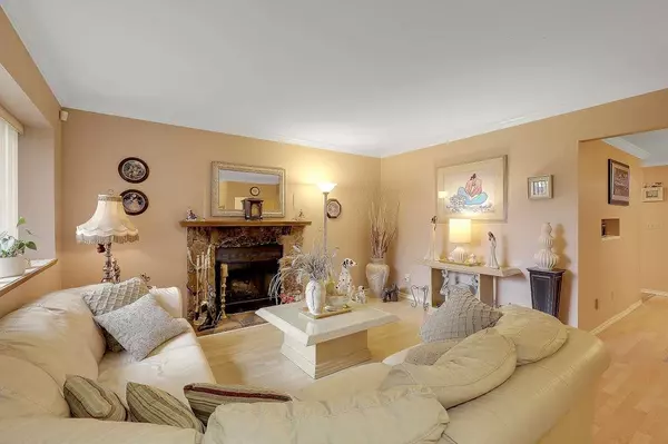 Surrey, BC V3V 7M6,9145 122b ST