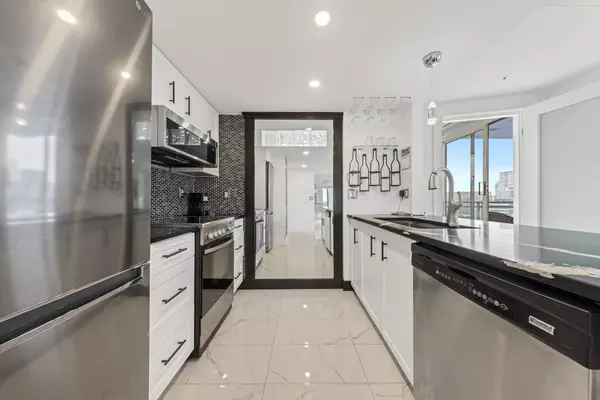 Vancouver, BC V6B 6B9,183 Keefer PL #3201