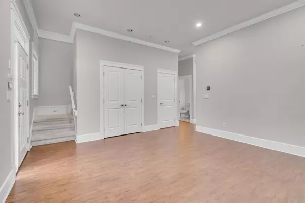 Surrey, BC V3V 1J5,14063 91a AVE