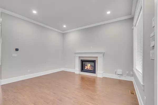 Surrey, BC V3V 1J5,14063 91a AVE