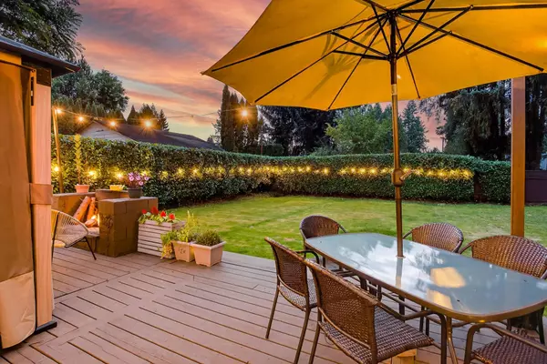 Port Coquitlam, BC V3B 2Z2,3841 St. Thomas ST