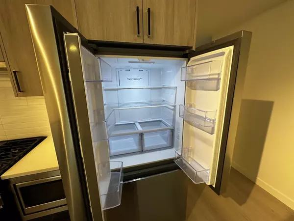 2002 Saint George ST #403 Port Moody, BC V3H 0N4