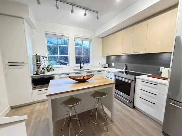 Squamish, BC V8B 1A8,1358 Peakside PL