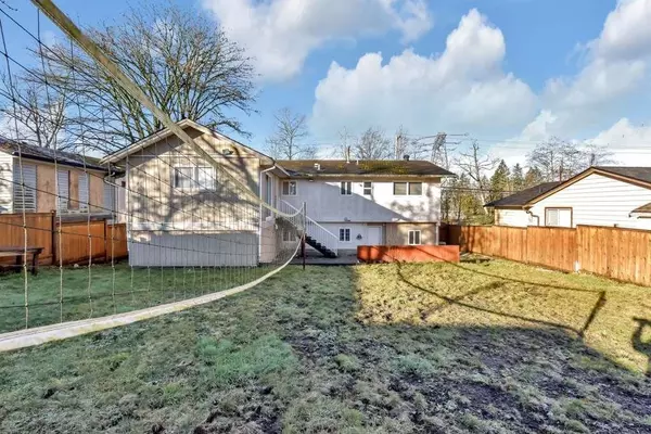 Surrey, BC V3T 4X9,10320 140 ST