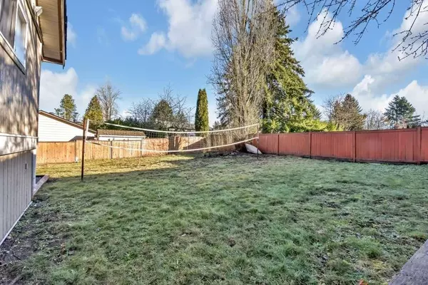 Surrey, BC V3T 4X9,10320 140 ST