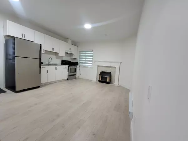 14673 84a Ave #Suite Surrey, BC V3S 7V5