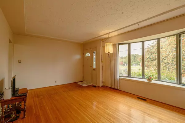 Burnaby, BC V5G 3M5,4638 Royal Oak AVE