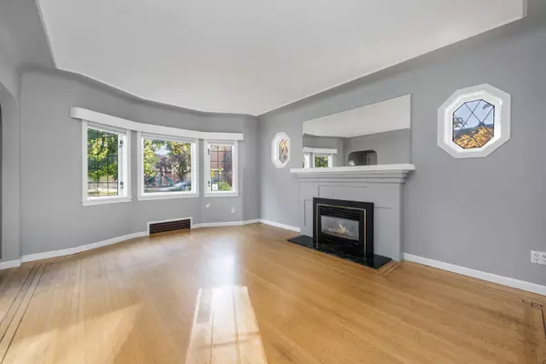 Vancouver, BC V6R 3W4,3091 Crown ST