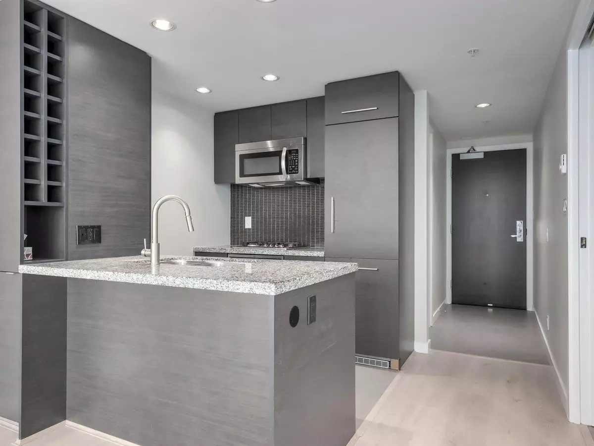 Vancouver, BC V6B 0H4,833 Homer ST #2507
