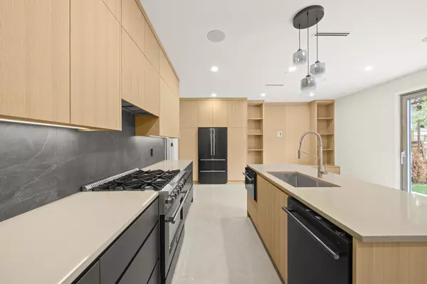 2091 E 20th AVE #1, Vancouver, BC V5N 2L1
