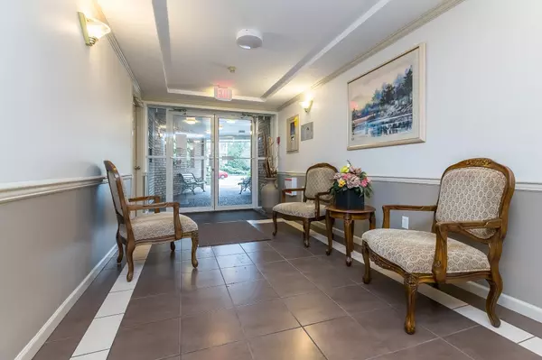 Abbotsford, BC V2S 2L5,33110 George Ferguson WAY #201