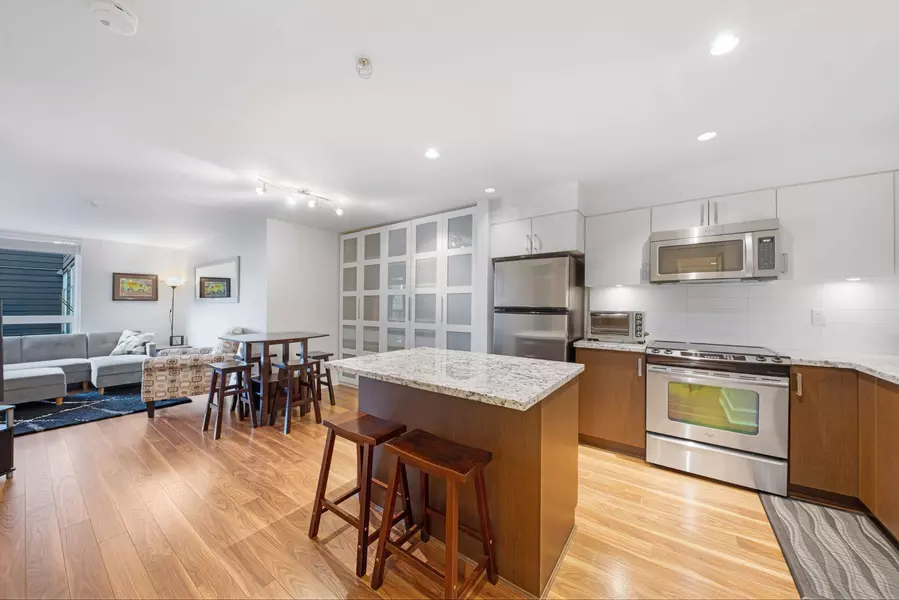 85 Eighth AVE #213, New Westminster, BC V3L 0E9