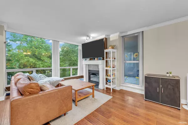 9633 Manchester DR #505, Burnaby, BC V3N 4Y9