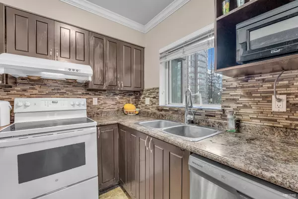 9633 Manchester DR #505 Burnaby, BC V3N 4Y9