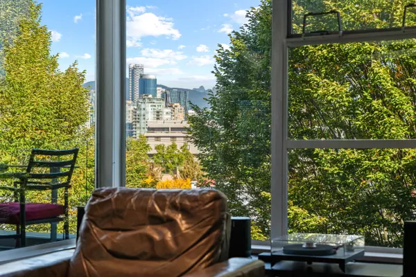 Vancouver, BC V5Z 1B5,638 W 7th AVE #325