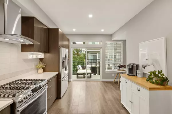 Tsawwassen, BC V4M 0C3,1894 Osprey DR #171