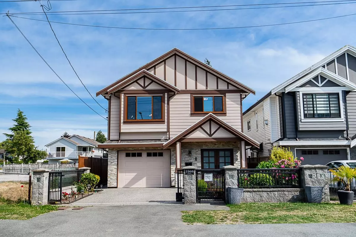 Burnaby, BC V3N 1E6,7568 19th AVE