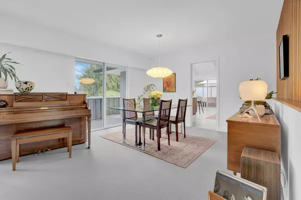 Delta, BC V4M 2R7,1038 Bayview DR