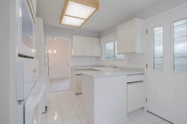 Coquitlam, BC V3J 1V7,1589 Haversley AVE