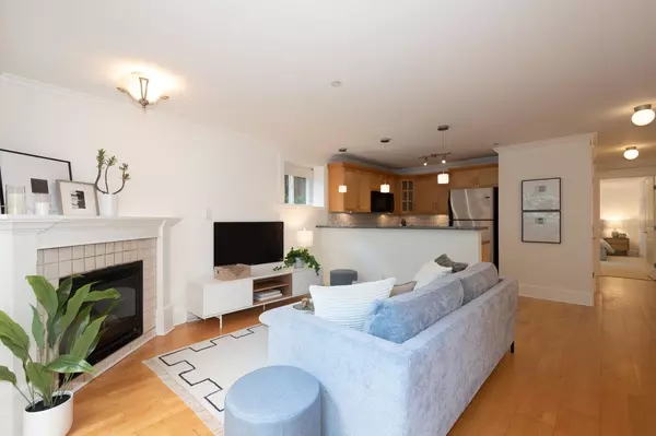 316 W 14th AVE, Vancouver, BC V5Y 1X4