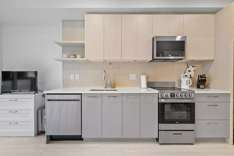 10777 138 ST #211, Surrey, BC V3T 0T5