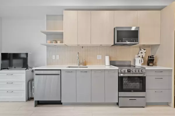 10777 138 ST #211, Surrey, BC V3T 0T5